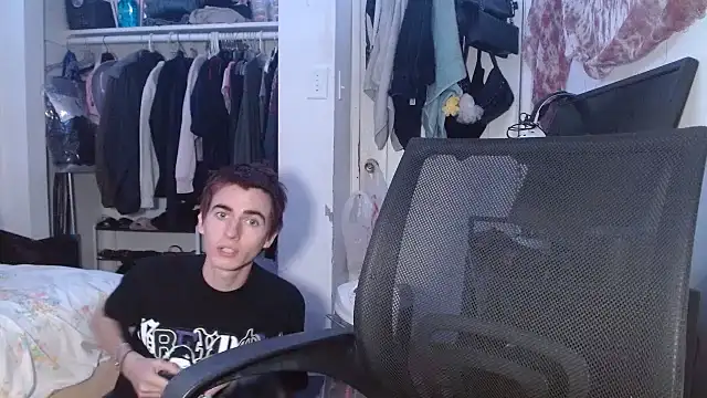 Snapshot of spicylaboi chatting on December 29, 2024, 4:29 pm spicylaboi online show from December 29, 2024, 4:29 pm