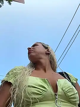 LikaCat online show from April 19, 2026, 2:01 am