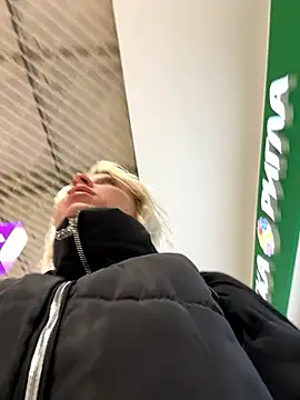 LikaCat online show from September 28, 2025, 4:08 am