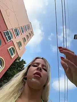 LikaCat online show from April 15, 2026, 1:55 am