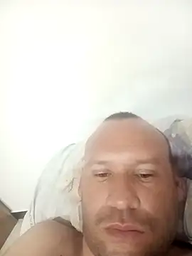 DinoSaurio0941 online show from January 19, 2026, 5:00 am