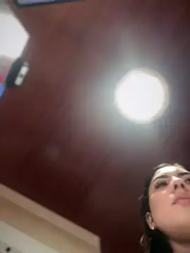 MarianaBenz online show from November 7, 2025, 9:30 pm