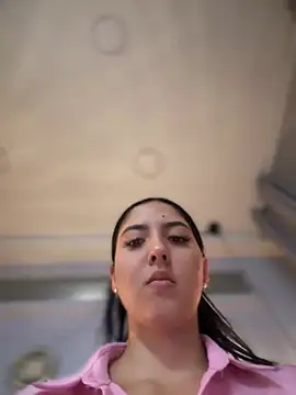 MarianaBenz online show from March 13, 2025, 9:05 pm