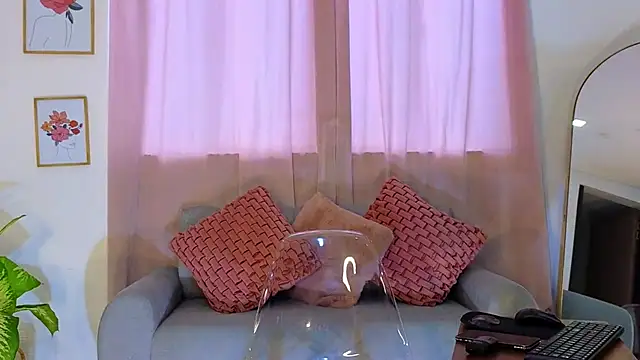 KristennBlue online show from March 4, 2025, 9:00 pm