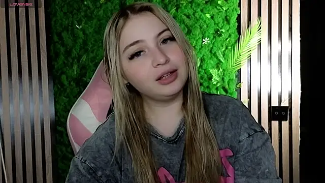 shy blondiee online show from October 29, 2025, 11:03 pm