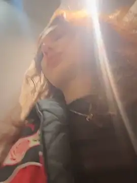 QuitieLia online show from October 14, 2025, 8:15 am