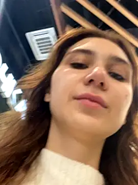 QuitieLia online show from November 8, 2025, 8:18 am