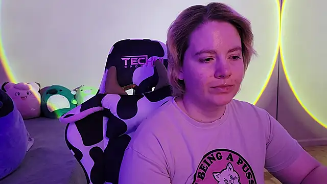 InternetFairy XO online show from December 20, 2024, 8:12 pm