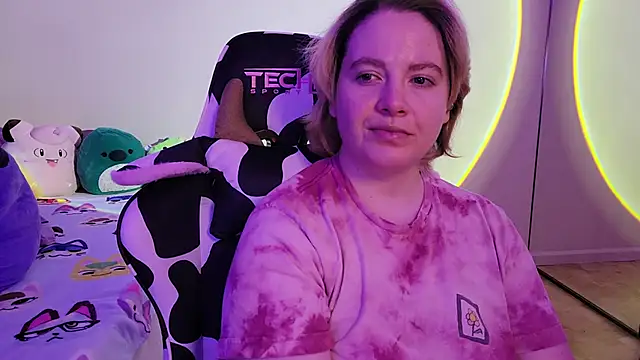 InternetFairy XO online show from January 21, 2025, 2:26 pm