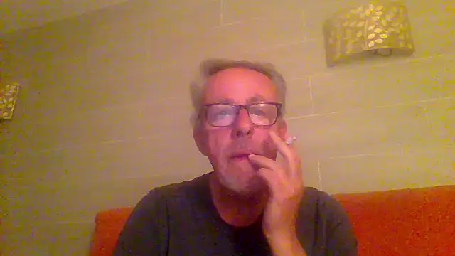 tuggy59 online show from April 15, 2026, 5:24 am