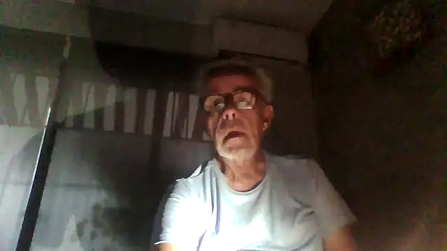 tuggy59 online show from November 16, 2025, 6:40 am