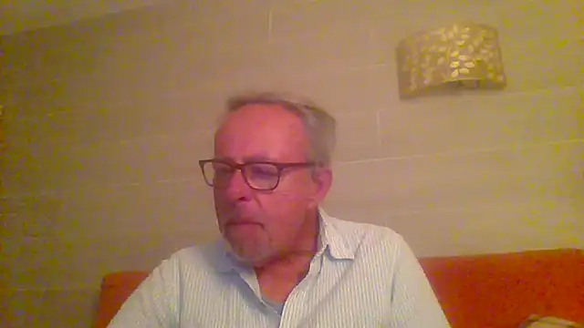 tuggy59 online show from April 3, 2026, 4:52 am