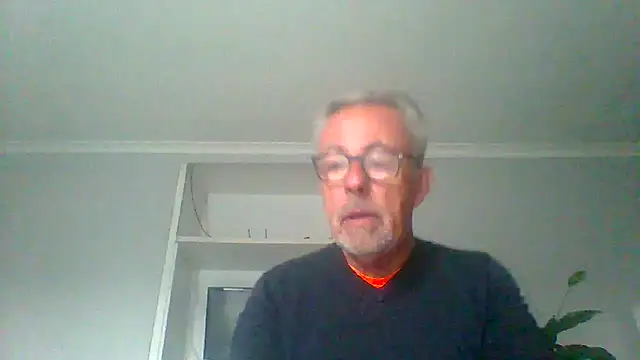 tuggy59 online show from September 17, 2025, 4:58 am