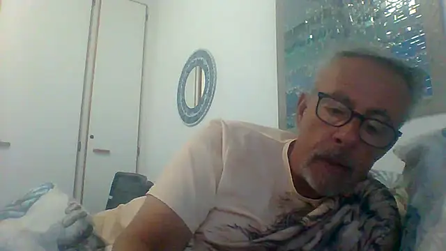 tuggy59 online show from September 24, 2025, 5:14 am