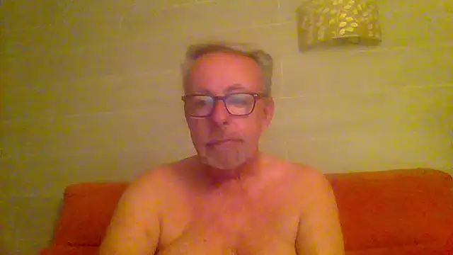 tuggy59 online show from April 11, 2026, 3:25 am