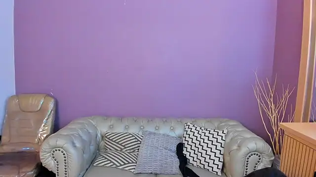 taylor bennet online show from October 6, 2025, 12:17 pm