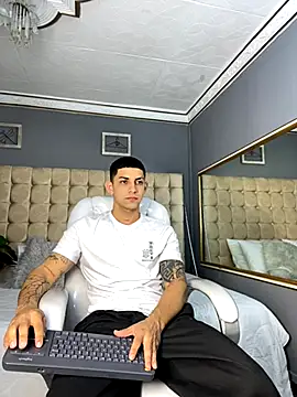 Alex cute77 online show from September 13, 2025, 11:54 am