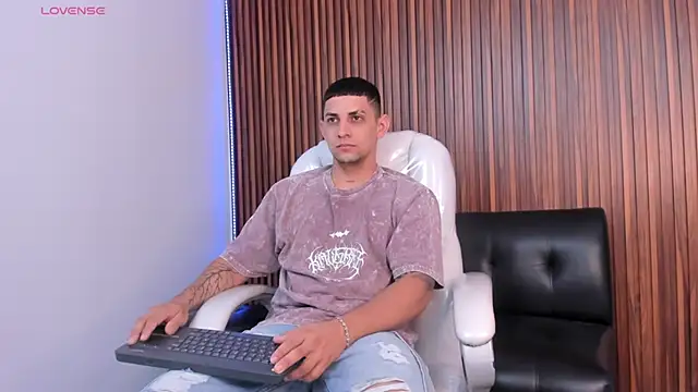 Alex cute77 online show from January 12, 2026, 11:50 am