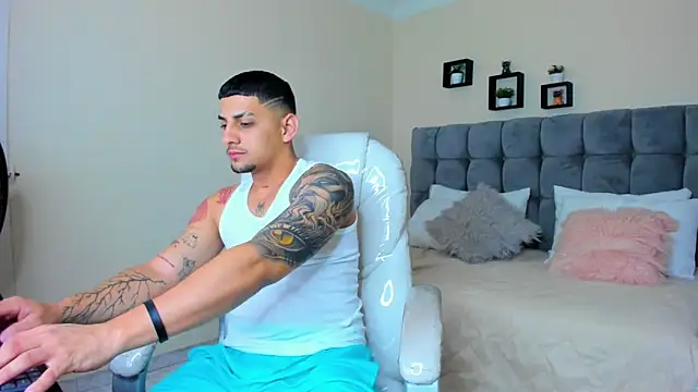 Alex cute77 online show from March 19, 2025, 12:23 pm