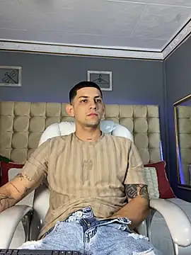 Alex cute77 online show from September 27, 2025, 11:38 am