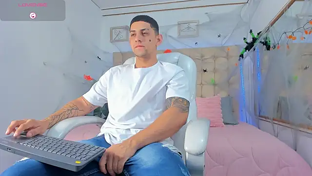 Alex cute77 online show from October 3, 2025, 11:12 am