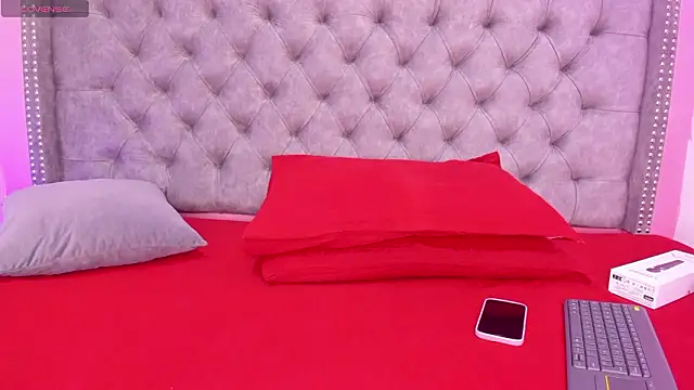 Sofia Girl  online show from March 15, 2026, 7:48 am