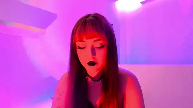 Gloomydoll online show from February 15, 2025, 5:28 pm