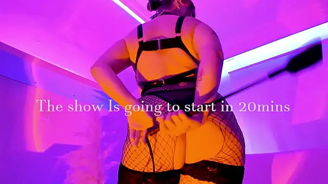 Snapshot of Gloomydoll chatting on March 3, 2026, 7:43 pm Gloomydoll online show from March 3, 2026, 7:43 pm