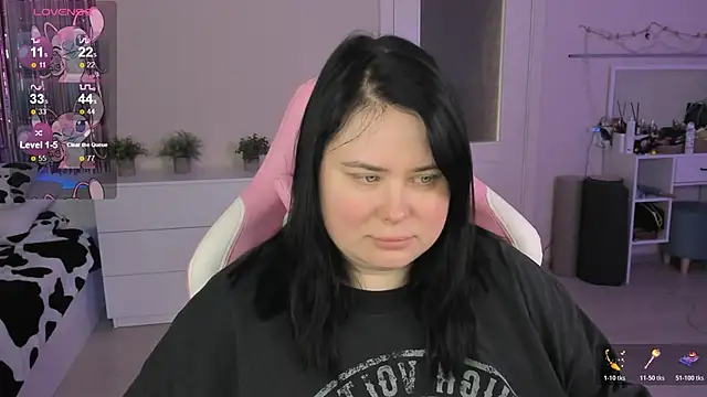 Snapshot of Akemi_BBW chatting on May 19, 2026, 8:32 am Akemi BBW online show from May 19, 2026, 8:32 am