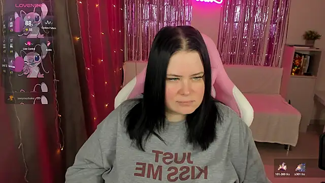 Snapshot of Akemi_BBW chatting on May 1, 2026, 9:47 am Akemi BBW online show from May 1, 2026, 9:47 am