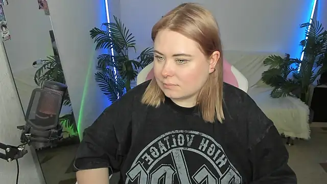 Akemi BBW online show from March 2, 2025, 7:30 pm