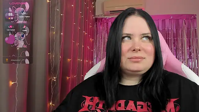 Snapshot of Akemi_BBW chatting on April 28, 2026, 1:37 pm Akemi BBW online show from April 28, 2026, 1:37 pm