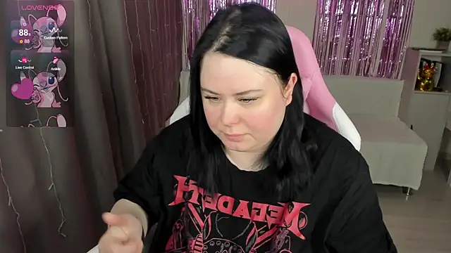Snapshot of Akemi_BBW chatting on April 29, 2026, 3:43 am Akemi BBW online show from April 29, 2026, 3:43 am