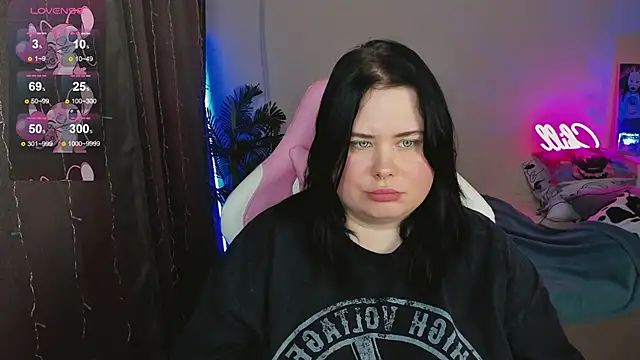 Akemi BBW online show from November 26, 2025, 4:56 am