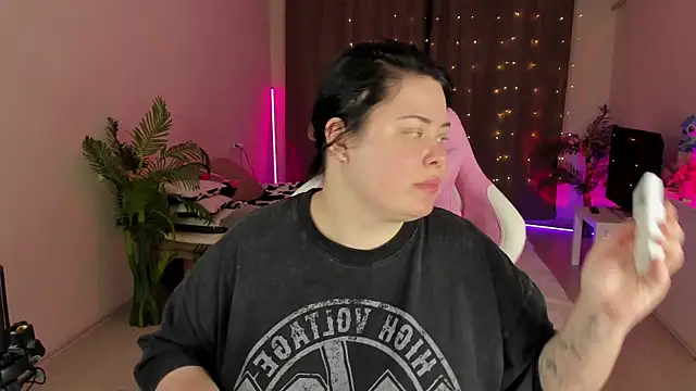 Akemi BBW online show from September 19, 2025, 5:50 pm