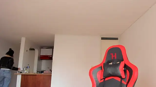 zoe jeane beker online show from February 14, 2025, 9:32 pm