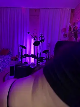 karrola online show from January 16, 2025, 1:03 pm