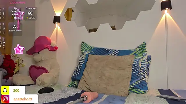 Snapshot of Anette_ chatting on March 21, 2025, 8:50 pm Anette online show from March 21, 2025, 8:50 pm