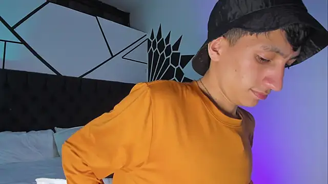 DereckCooperr online show from March 19, 2025, 3:20 am