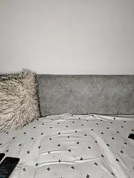 bebygirl143s online show from November 29, 2025, 8:31 pm