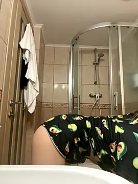 Snapshot of freiiaflower chatting on October 11, 2025, 5:25 pm freiiaflower online show from October 11, 2025, 5:25 pm