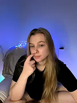 Snapshot of freiiaflower chatting on October 29, 2025, 7:24 pm freiiaflower online show from October 29, 2025, 7:24 pm