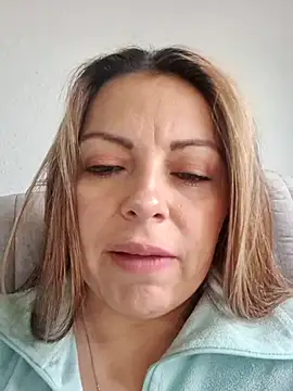 Snapshot of seherlatin chatting on July 8, 2026, 9:37 pm seherlatin online show from July 8, 2026, 9:37 pm