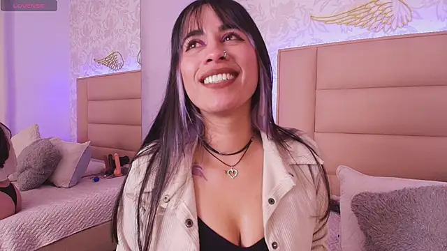 Snapshot of monserrat_towers chatting on November 19, 2025, 12:49 pm monserrat towers online show from November 19, 2025, 12:49 pm