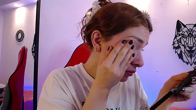 Snapshot of Katy_Van chatting on February 2, 2026, 9:14 pm Katy Van online show from February 2, 2026, 9:14 pm