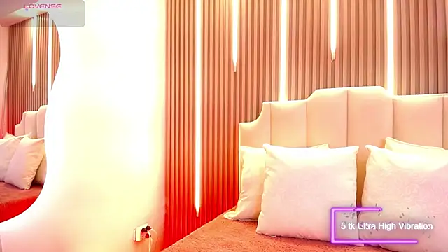 Snapshot of Katy_Van chatting on February 9, 2026, 9:57 pm Katy Van online show from February 9, 2026, 9:57 pm