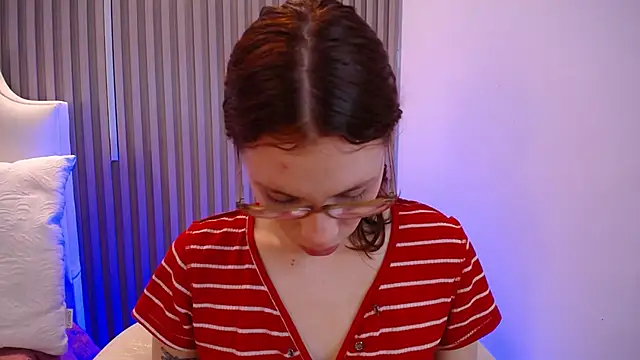 Snapshot of Katy_Van chatting on May 10, 2026, 9:16 pm Katy Van online show from May 10, 2026, 9:16 pm