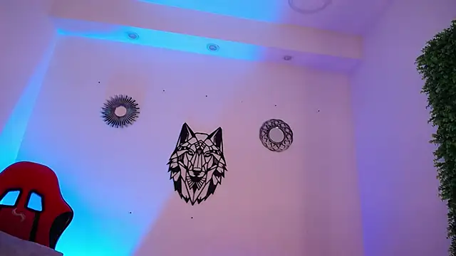 Katy Van online show from November 18, 2025, 8:56 pm