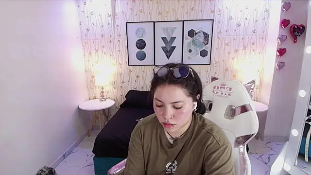 Isa reel online show from March 19, 2025, 7:49 pm