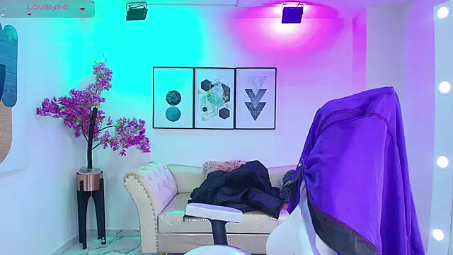 Isa reel online show from September 27, 2025, 7:53 pm